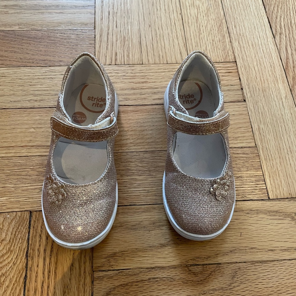 Stride Rite Holly Mary Jane in Rose Gold, Size 9.5M